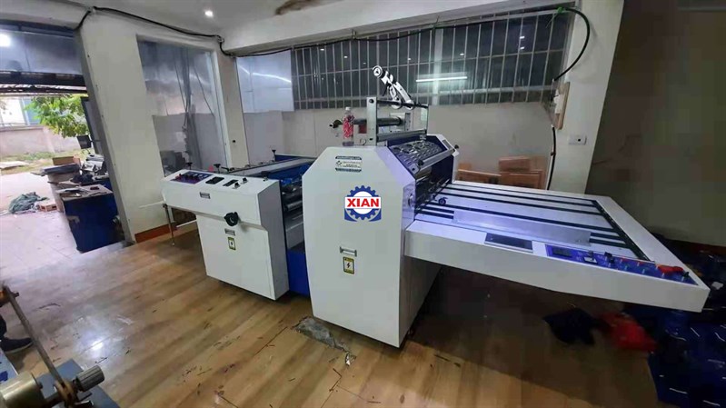 Máy Cán Màng Nhiệt Bán Tự Động