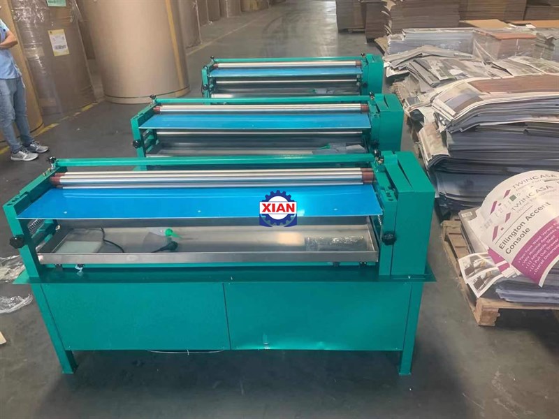 Máy Bôi Keo Trên Giấy